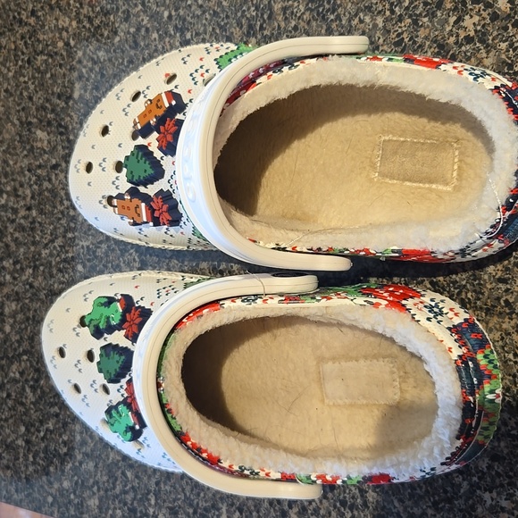 Christmas crocs with lining size 4 - Picture 1 of 4